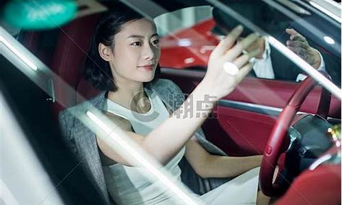 汽車試駕都有那些女的(汽車試駕是誰開)